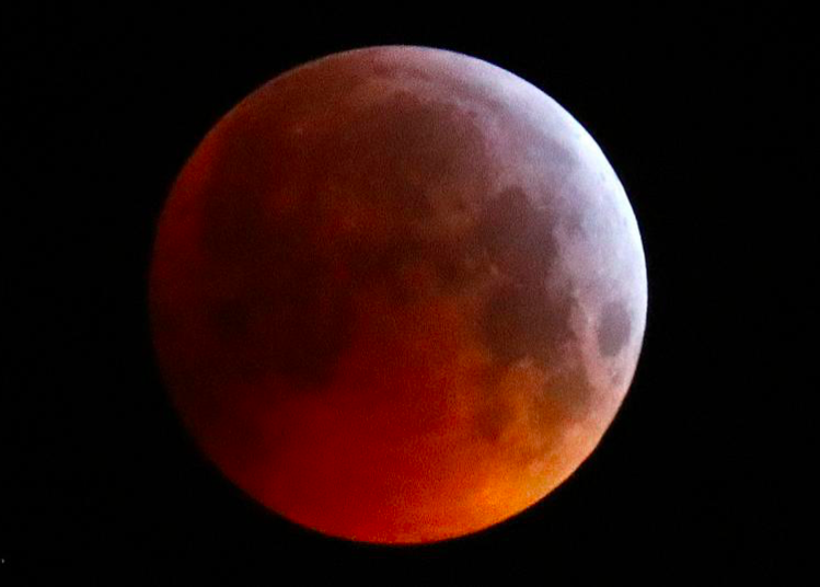 Le più belle foto della luna di sangue l’eclissi totale incanta il